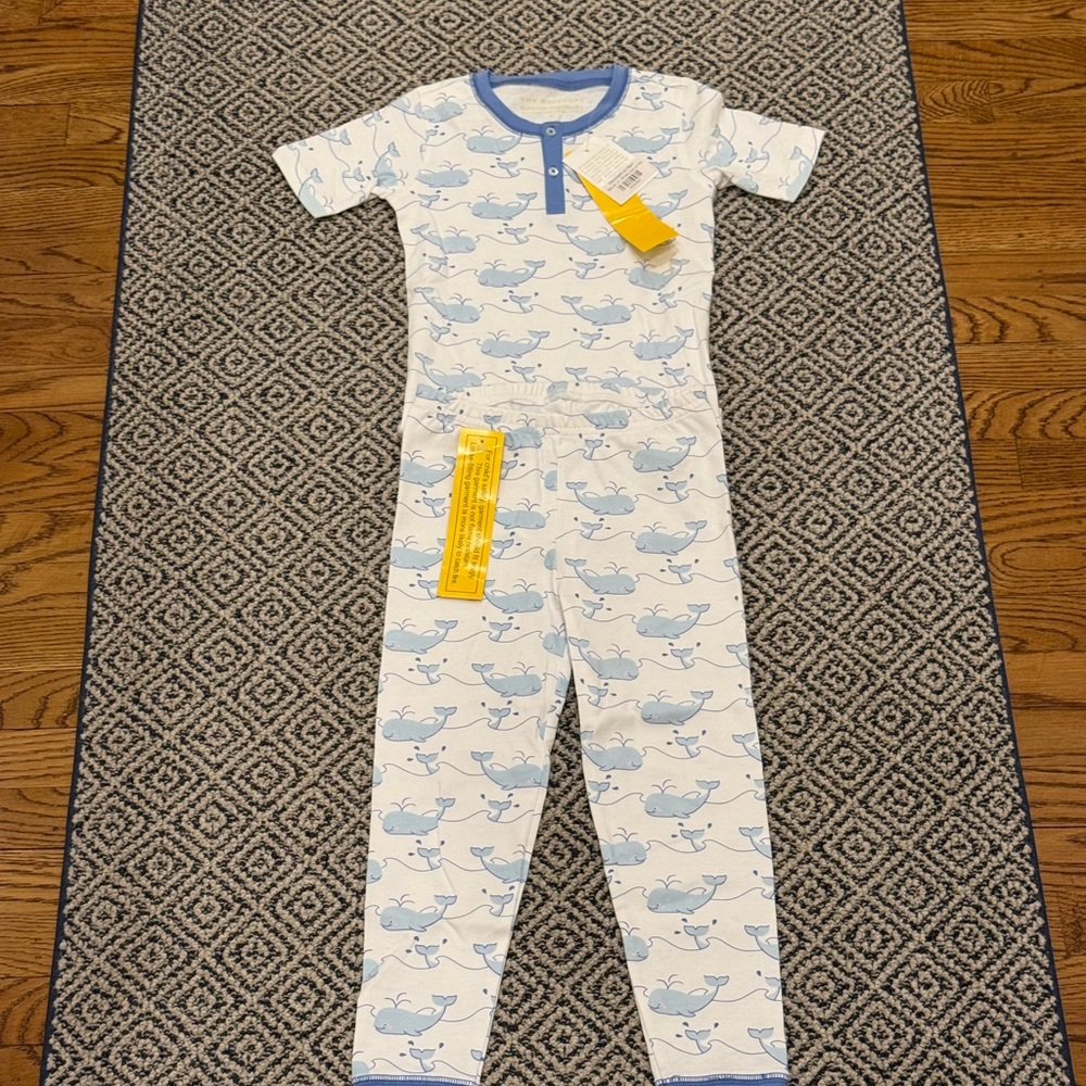 🎉 NWT 🎉 TBBC Sz 6 White and Light Blue Whale Print Pajama Set